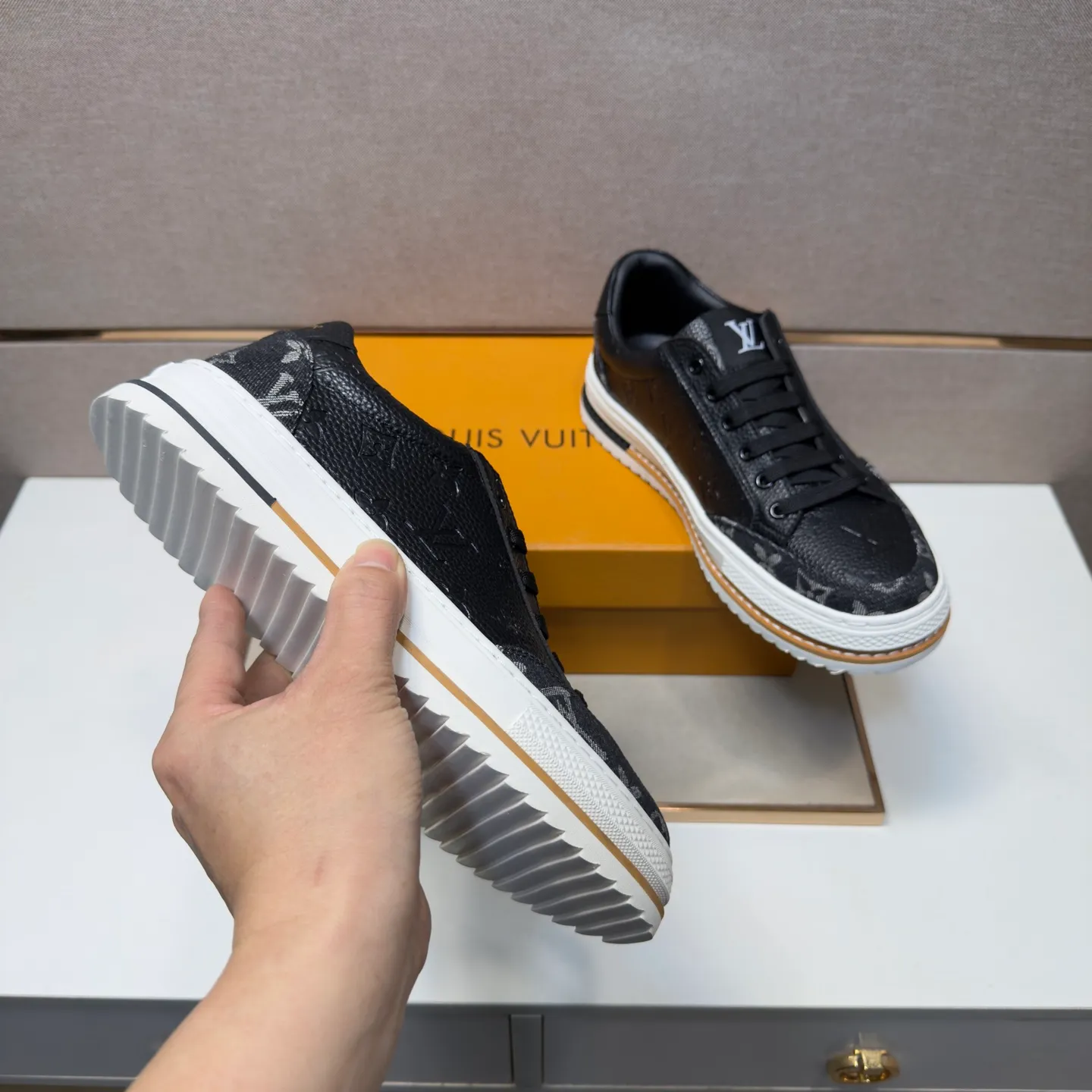 Men's men's shoes 💰pp400 [LV～] Men's casual shoes 2026z cabinet sales simultaneously 🔶Size: 38-44 #️⃣ 🔷2 colors🔜The upper is made of cowhide stitching➕Genuine leather lining, comfortable and breathable, sole: original comfortable and wear-resistant outsole, ⚠️Real 📱Photographed🎬The real thing is better📢📢📢